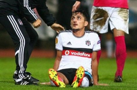 Beşiktaş'ta Mustafa Pektemek yine sakatlandı