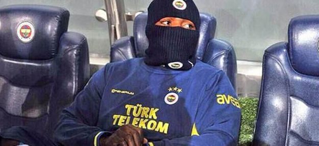 Emenike, Yanal'ı çileden çıkardı