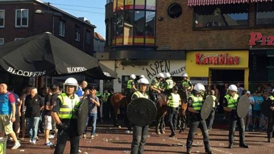 Hollanda'da İngiliz pisliği!