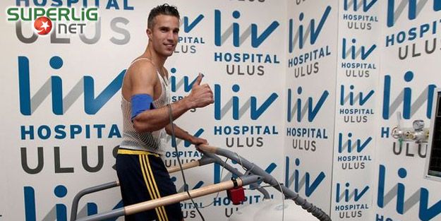 Van Persie sağlık kontrolünden geçti